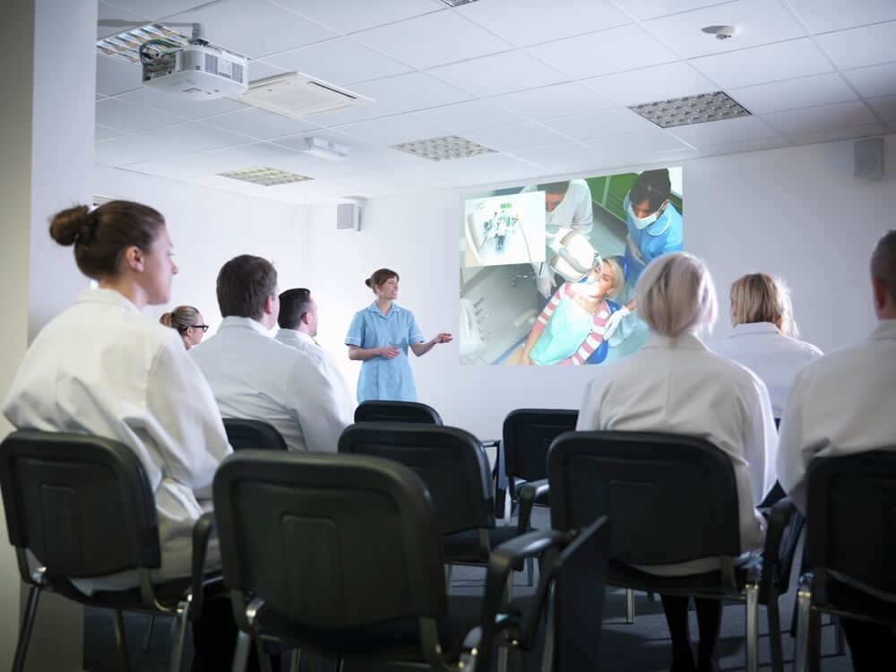 Become a qualified dental nurse